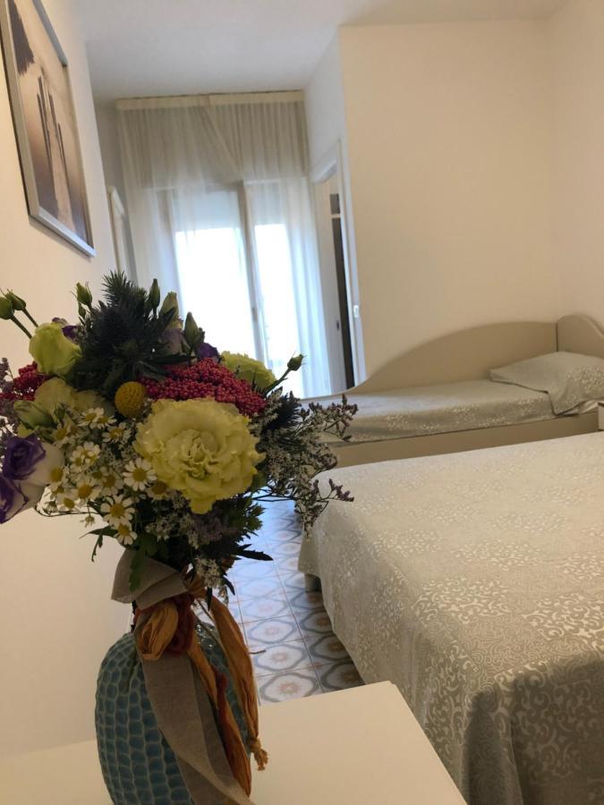 Hotel Calypso ベラーリア・イジェア・マリーナ エクステリア 写真