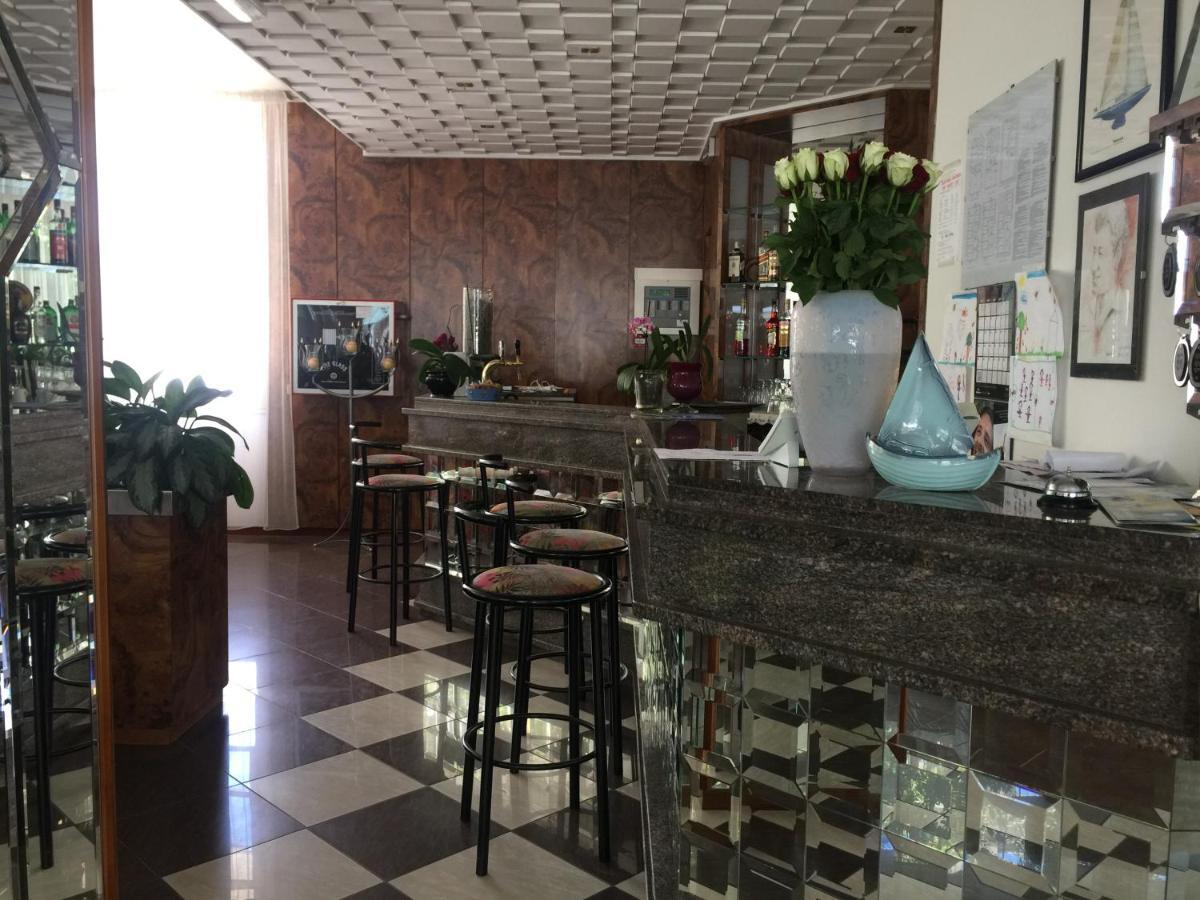 Hotel Calypso ベラーリア・イジェア・マリーナ エクステリア 写真