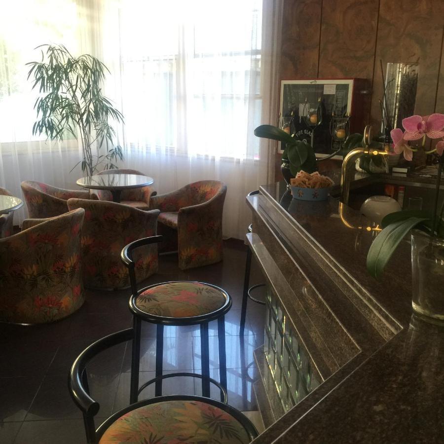 Hotel Calypso ベラーリア・イジェア・マリーナ エクステリア 写真